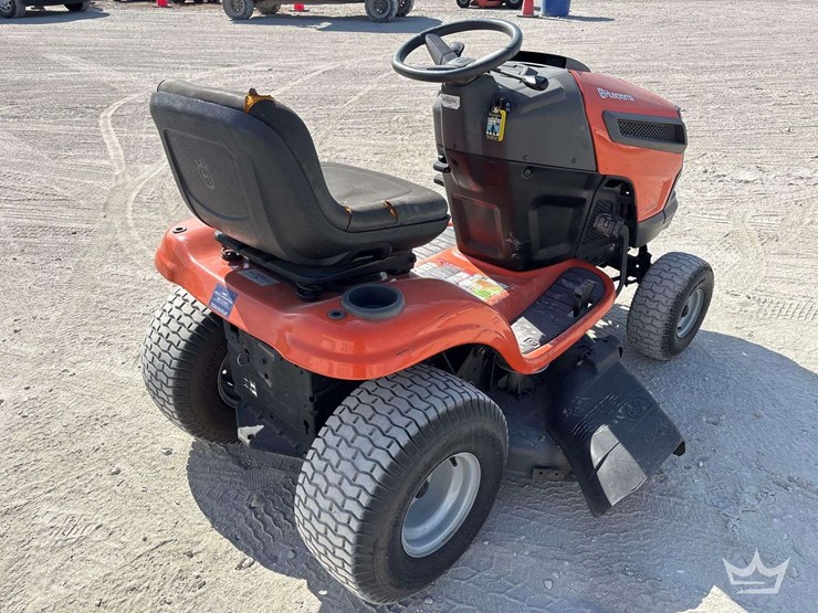 husqvarna-42in-riding-mower-image-3