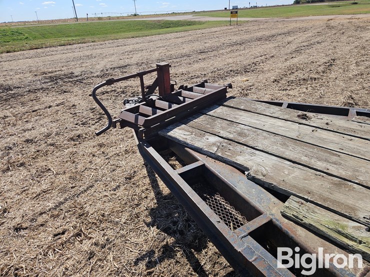 19'-tri/-axle-flatbed-trailer-image-18