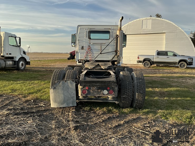 2000-volvo-vn-image-6