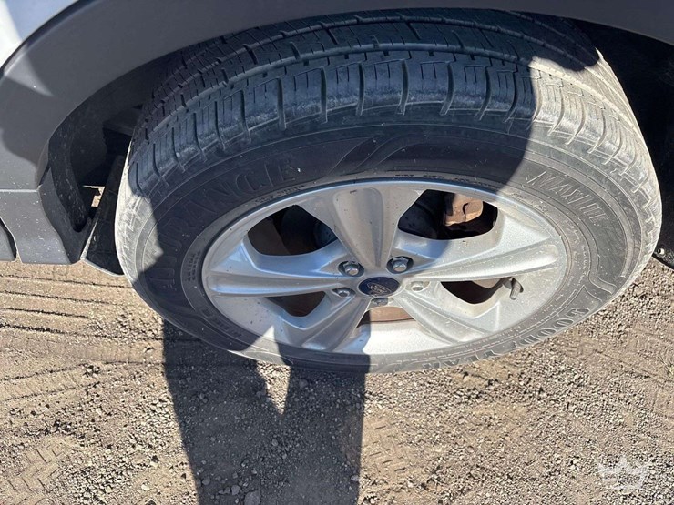 2015-ford-escape-image-25