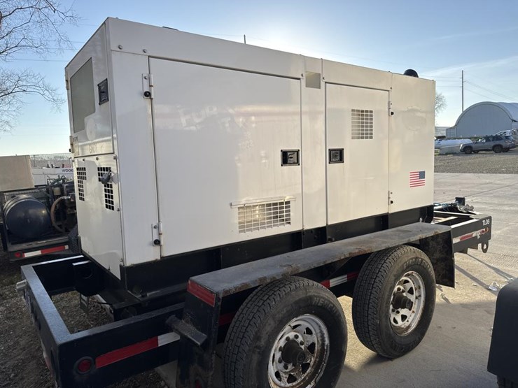#1472-•-whisperwatt-dca-100ssvu-towable-generator-image-4