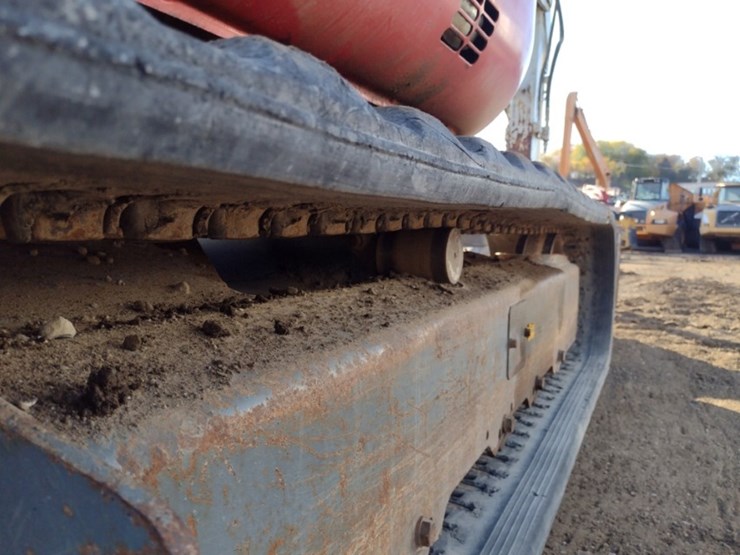 18-takeuchi-tb260cra-excavator-(qea-4048)-image-37