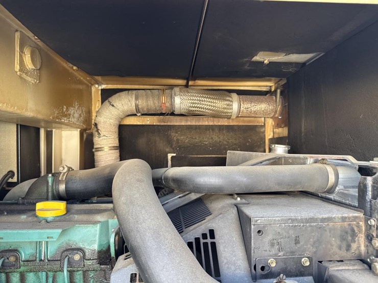 #1472-•-whisperwatt-dca-100ssvu-towable-generator-image-31