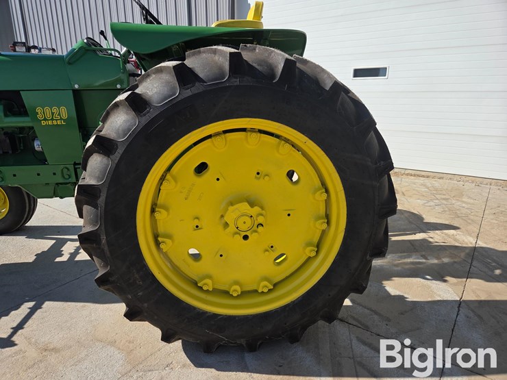 1972-john-deere-3020-image-19