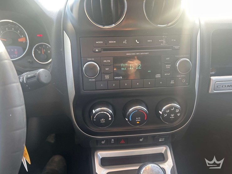 2015-jeep-compass-image-16