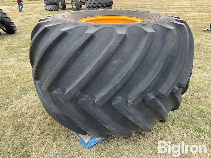 goodyear-66x43.00-25-flotation-terra-tire-w/8-bolt-rim-image-5