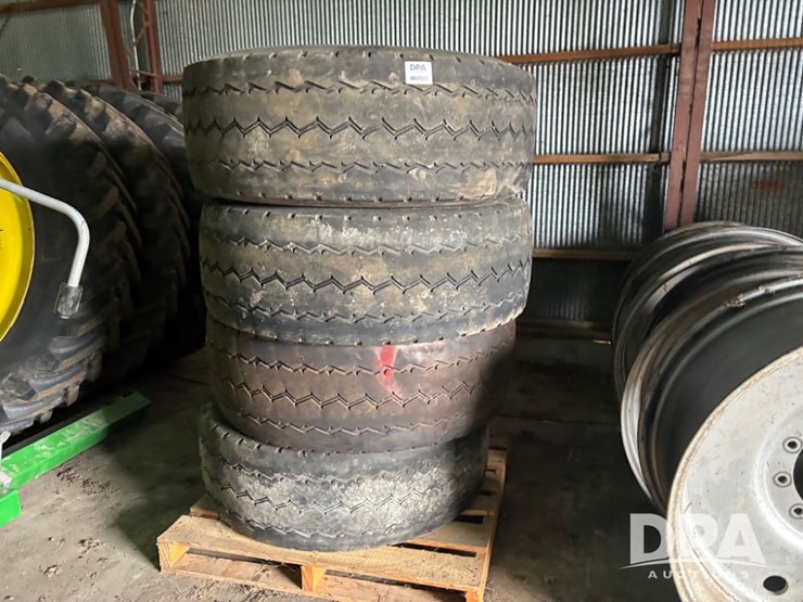 truck-tires-(dr12573)-image-2