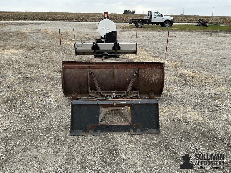 western-6’-skid-steer-mounted-snow-plow-image-6