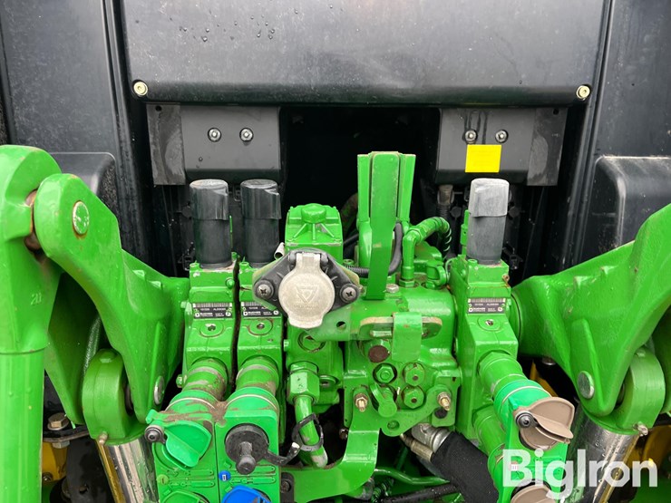 2015-john-deere-6130m-image-11