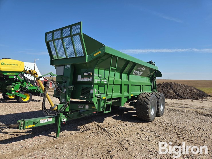 bunning-lowlander-widebody-230-image-1