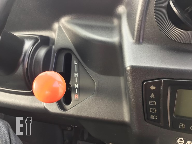 2014-kubota-rtv-x1100c-image-19