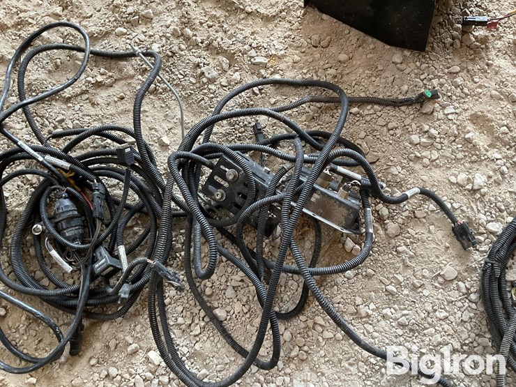 new-holland-cr9060-image-10