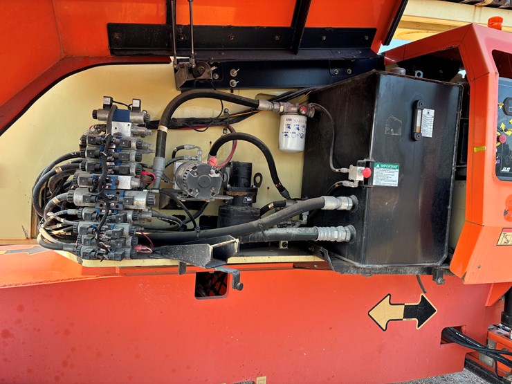 2013-jlg-800aj-image-9