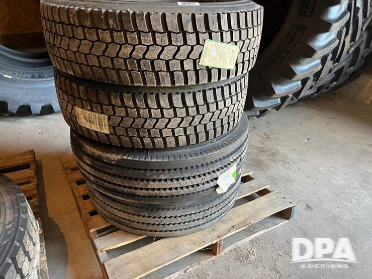 new-trailer-tires-(dr10113)-image-1