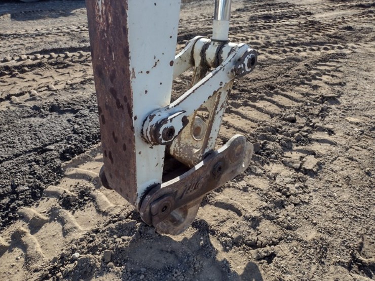 18-takeuchi-tb260cra-excavator-(qea-4048)-image-18