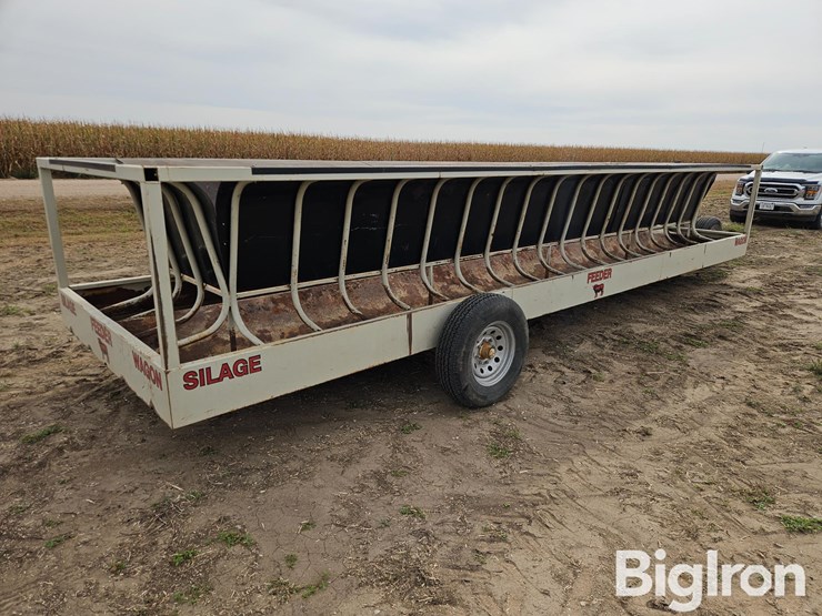 industrias-america-s/a-portable-silage/hay-feeder-image-5