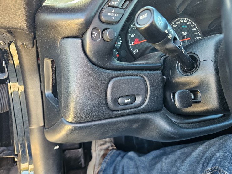 #22774-•-2002-chevrolet-corvette-z06-car-image-47