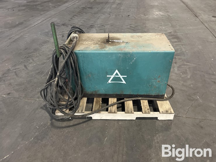 industrial-da250c-welder-image-8