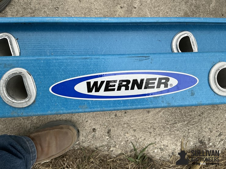 werner-24’-extension-ladder-image-9
