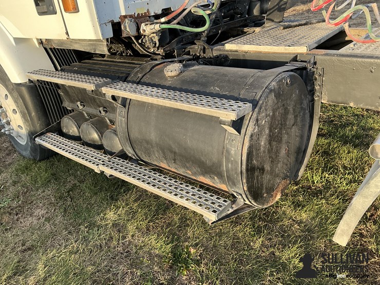 2000-volvo-vn-image-19