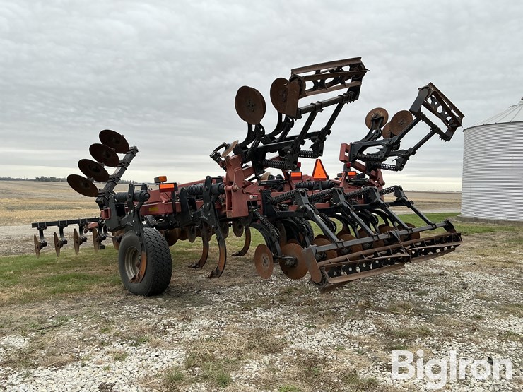 case-ih-870-ecolo-tiger-ripper-image-7