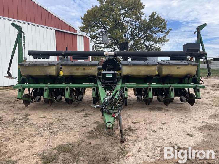 john-deere-7200-image-2