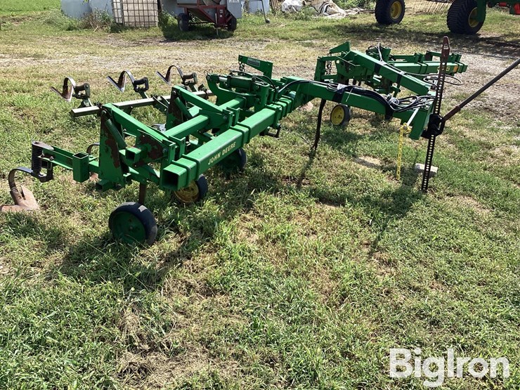 john-deere-725-image-3