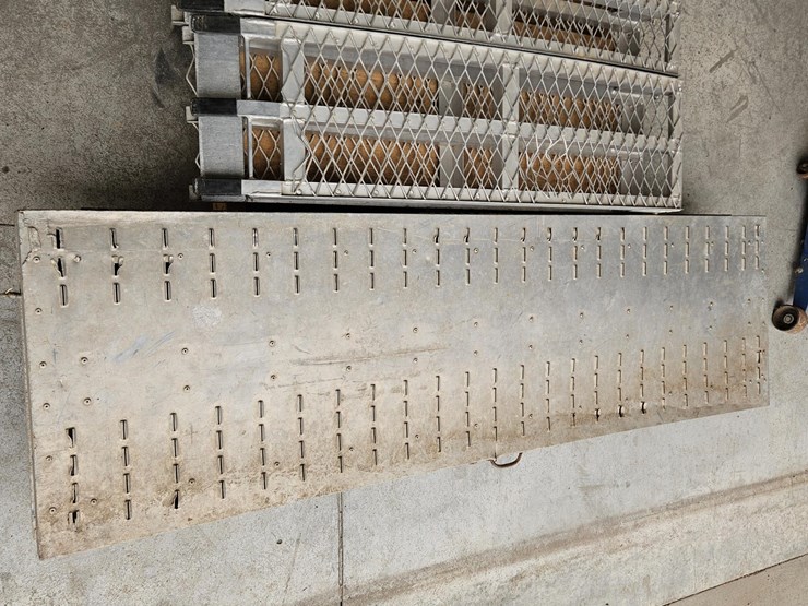 (2)-sets-of-folding-aluminum-ramps-image-10