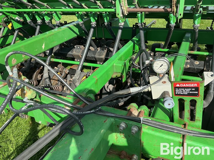 john-deere-750-image-10