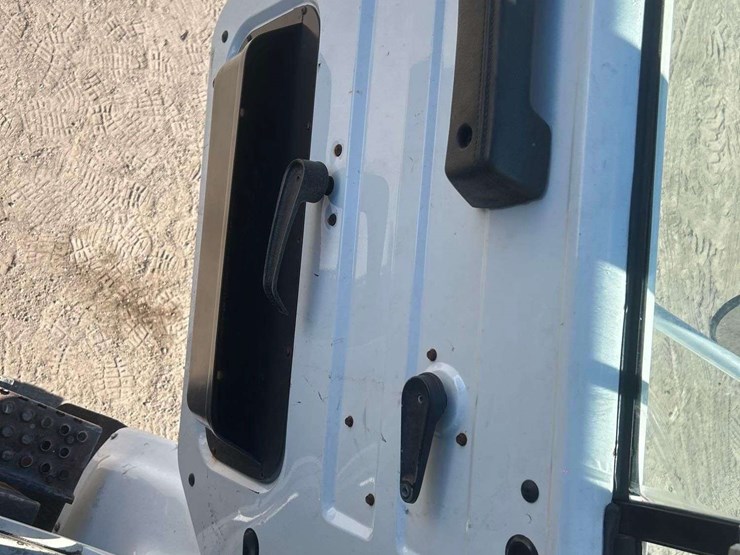 1999-international-f-4900-t/a-cab-and-chassis-truck-image-10