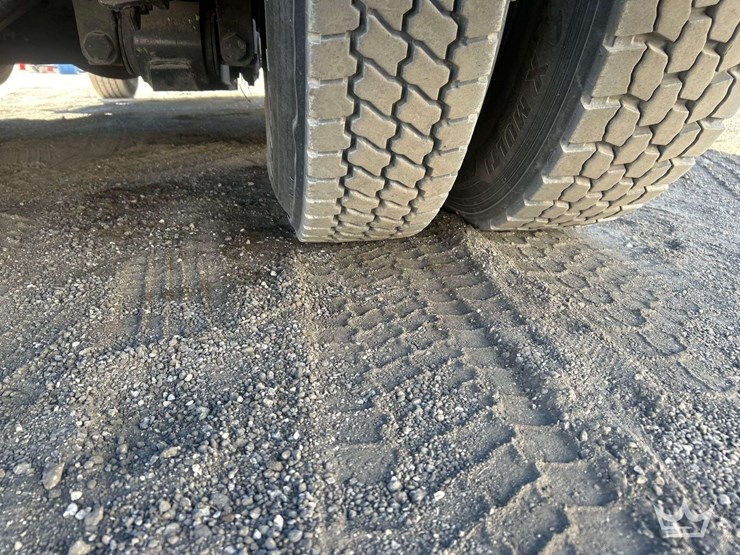 2013-peterbilt-367-image-26