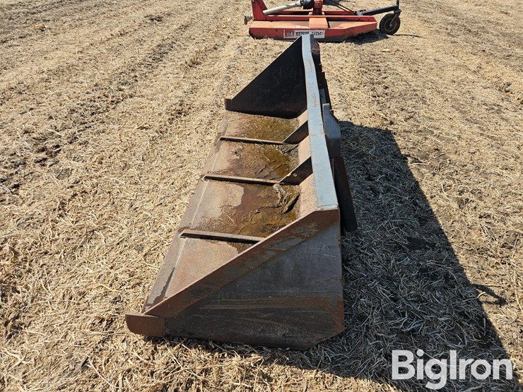 8'-loader-bucket-w/-skid-steer-mounting-plate-or-westendorf-loader-mounts-image-9