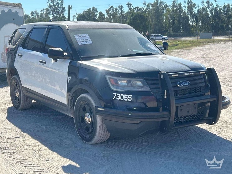 2017-ford-explorer-image-2