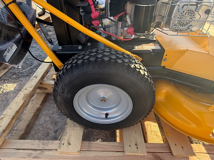 #22-•-unused-dewalt-dw33-walk-behind-zero-turn-mower-inv#32766-image-9