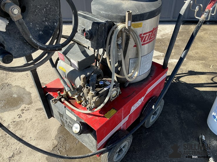 hotsy-hc165l.1-pressure-washer-image-18