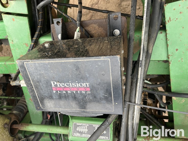 john-deere-7200-image-18