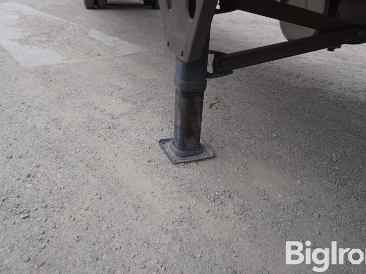 2016-utility-53'-image-19