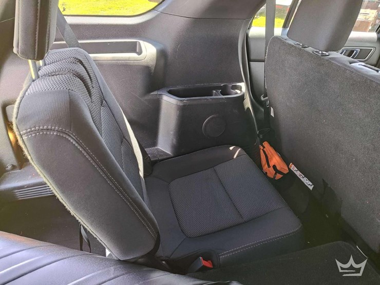 2017-ford-explorer-image-34