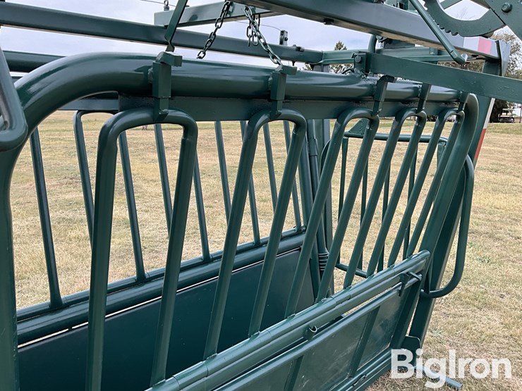 powder-river-livestock-squeeze-chute-image-10