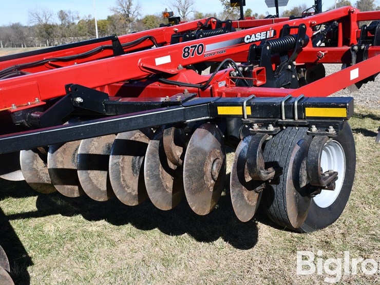case-ih-870-7-shank-disk-ripper-image-12