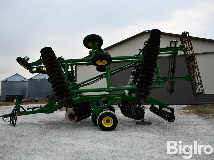 2015-john-deere-2623vt-image-8