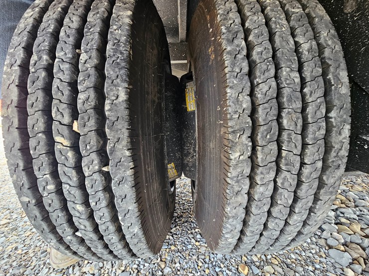 #22762-•-2025-ez-haul-32'-flatbed-trailer-image-40