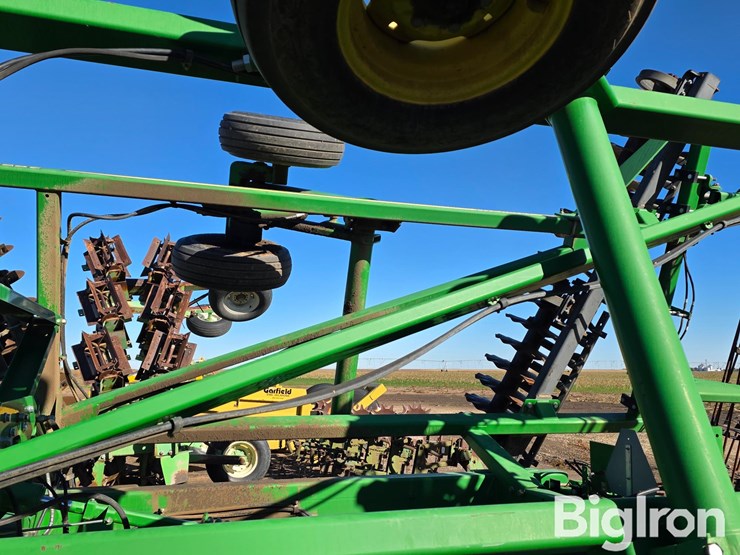 2013-john-deere-2623vt-image-16