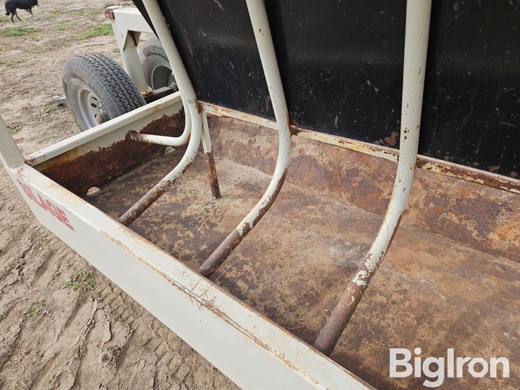 industrias-america-s/a-portable-silage/hay-feeder-image-12