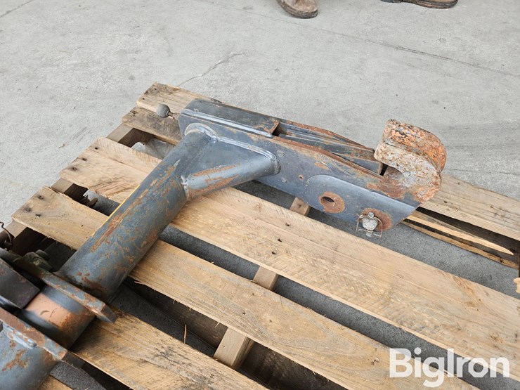 white-3-pt.-quick-hitch-image-10