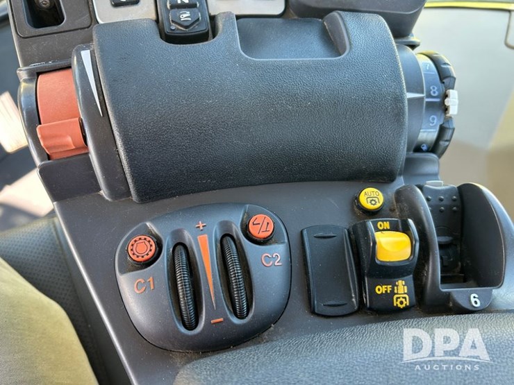 2022-massey-ferguson-8735s-image-37