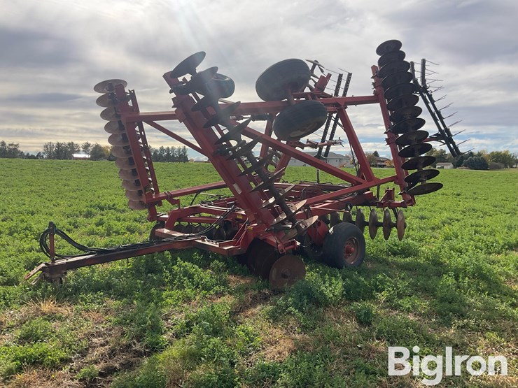 case-ih-3950-image-1