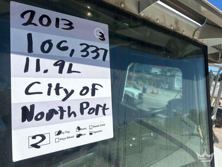 2013-peterbilt-367-image-28