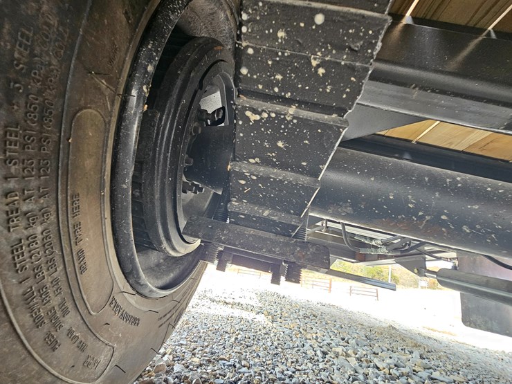 #22762-•-2025-ez-haul-32'-flatbed-trailer-image-35