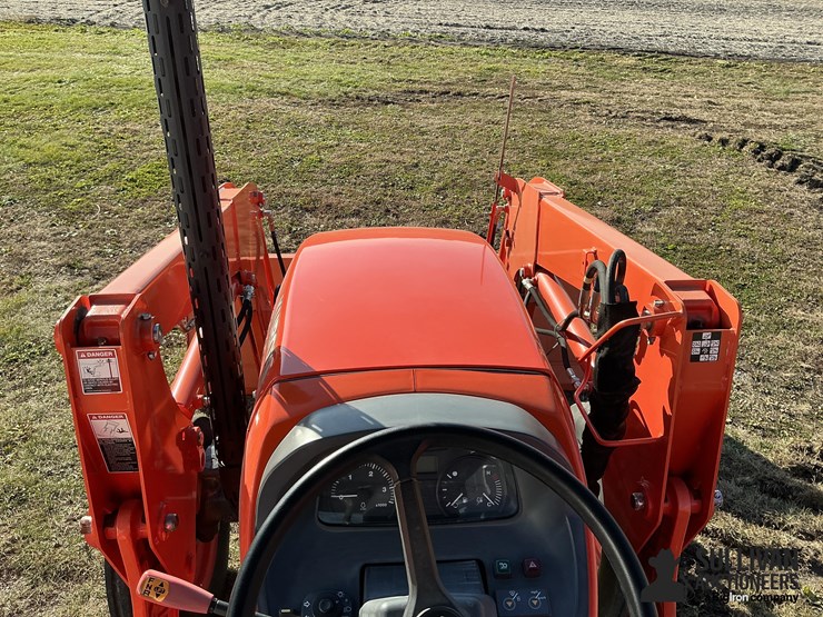 2012-kubota-m7040f-image-18